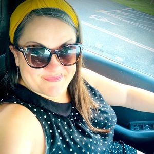 Meet your Posher, Holly